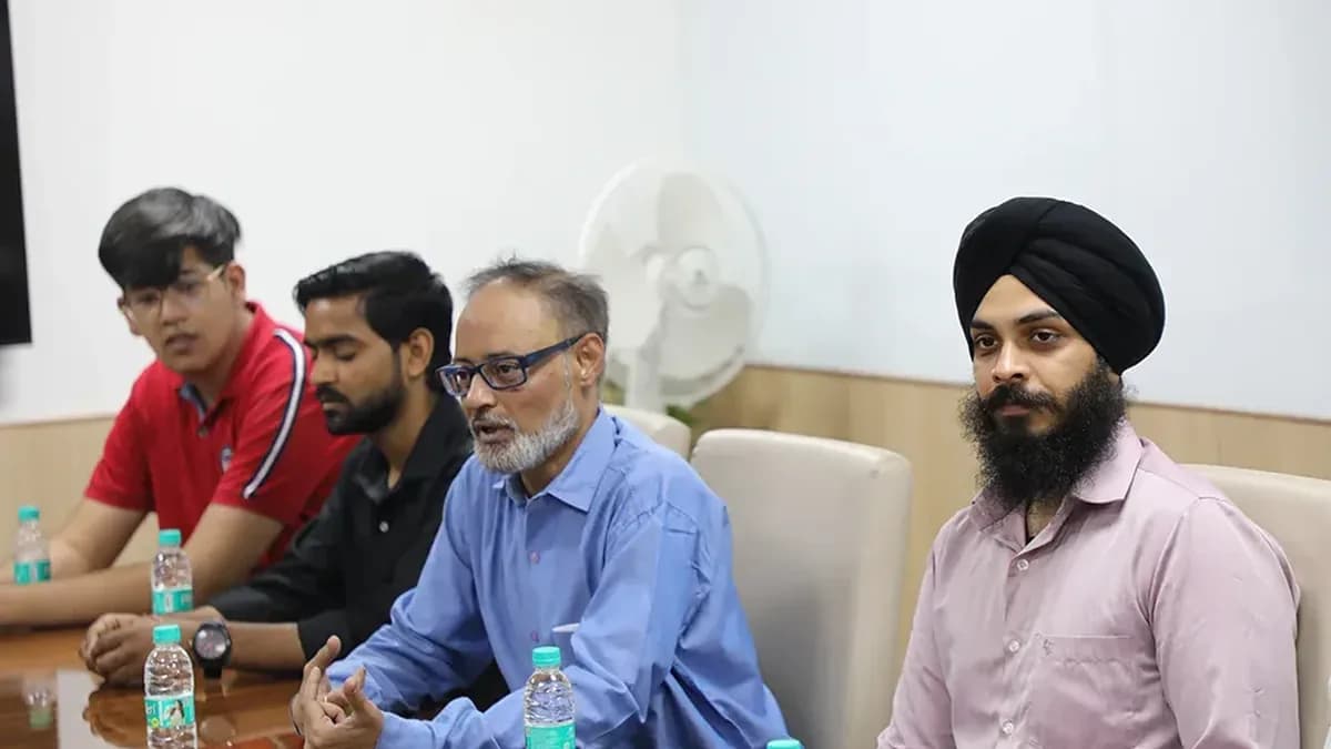 Amity University Online campus moment 3